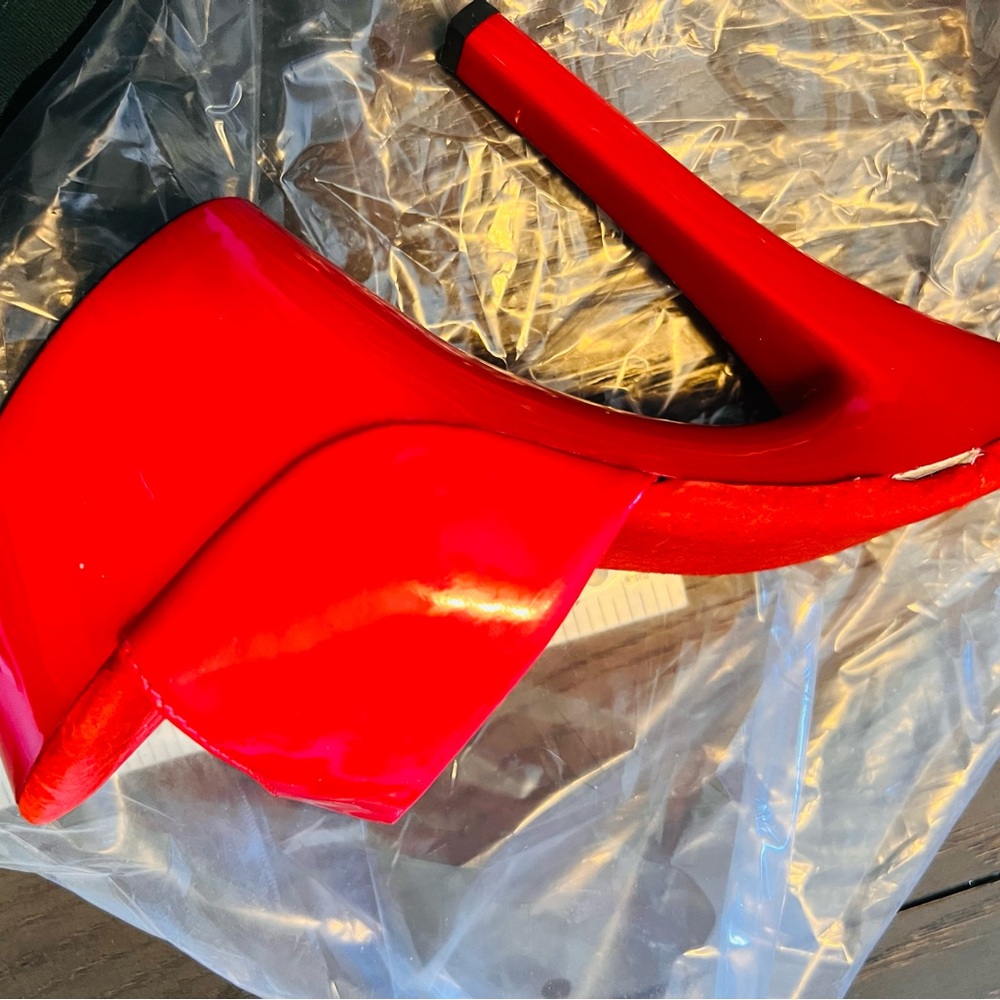 Ellie Red Platform High Heels, size 7 - Picture 12 of 14